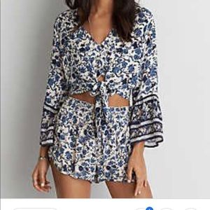 Brand new American Eagle top size M (top only)